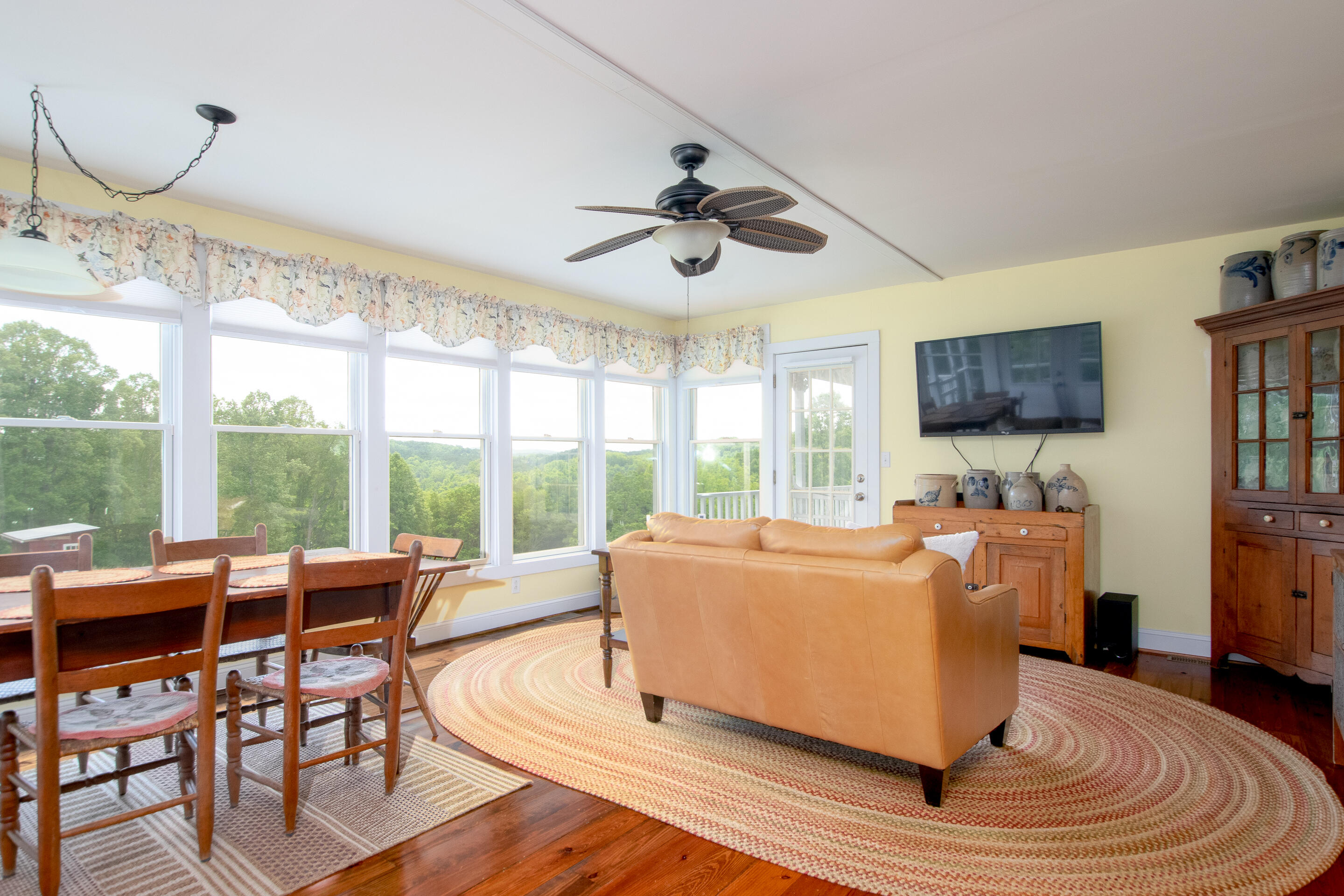 3177 Windsong Road Hiwassee, VA 24347 - Photo 7 of 72 3177-Windsong-Rd-Allisonia-Interior-9