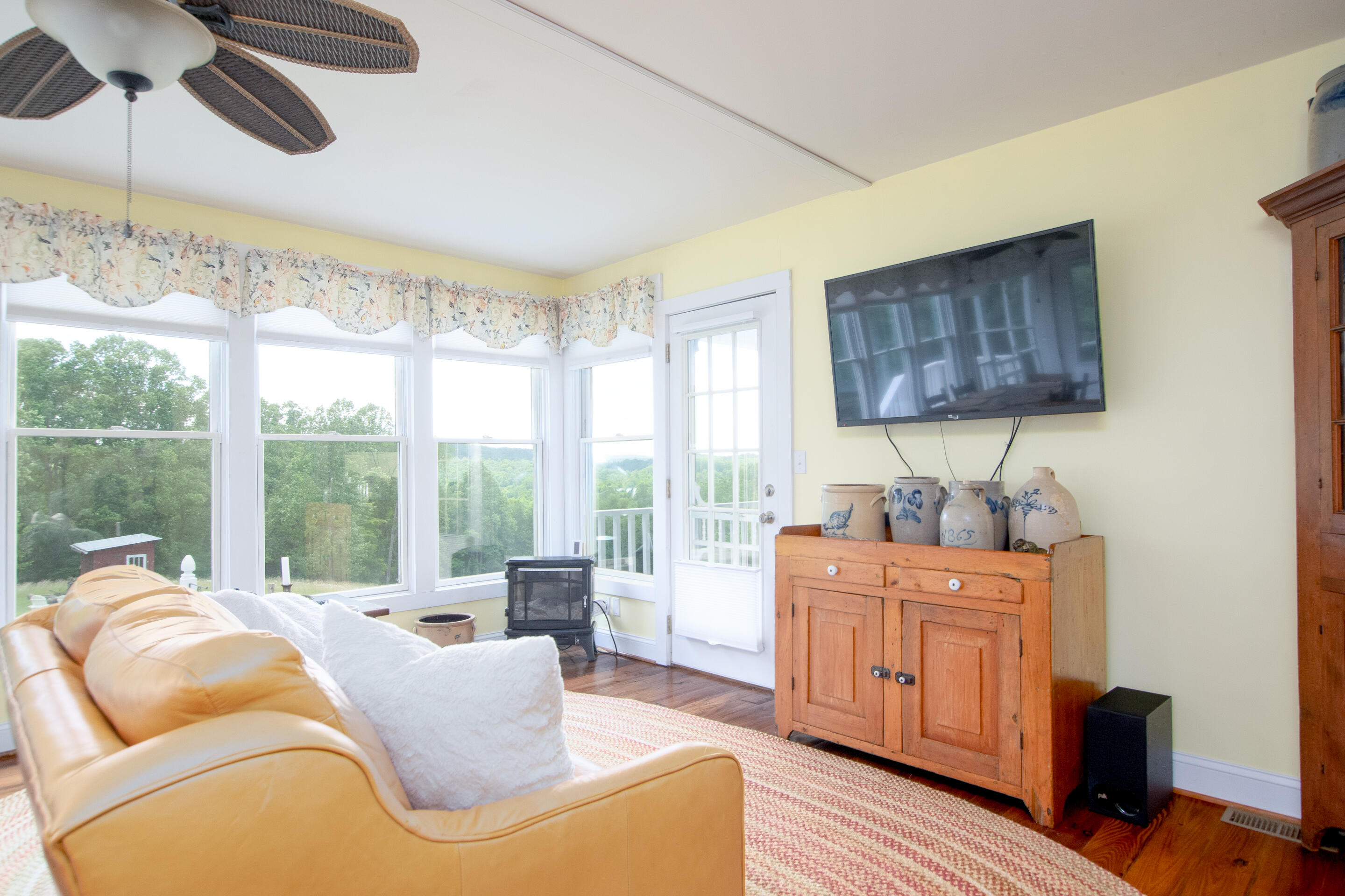 3177 Windsong Road Hiwassee, VA 24347 - Photo 8 of 72 3177-Windsong-Rd-Allisonia-Interior-10