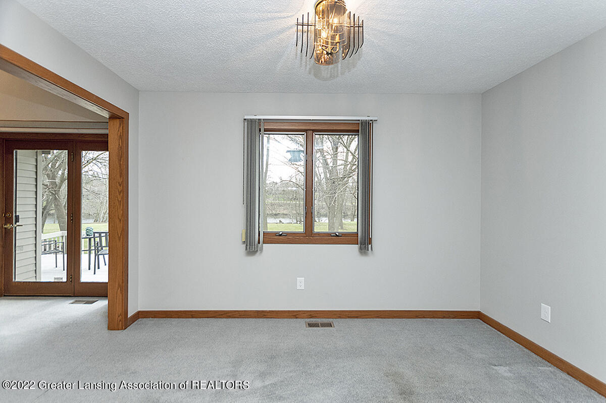 3233 Tecumseh River Road Lansing, MI 48906 - Photo 9 of 37 Dining room