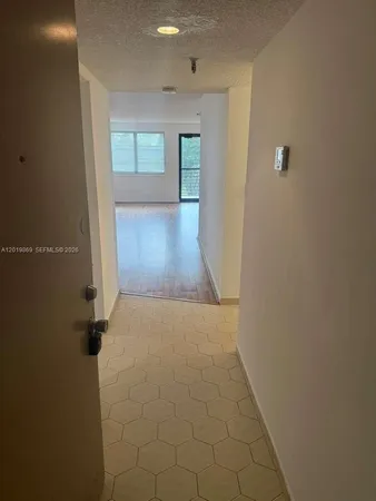 $1,700 | 20840 San Simeon Way, Unit 208, Miami, FL 33179