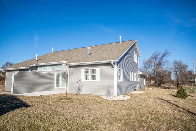 $399,400 | 1363 Legion Circle, West Bend, WI 53090