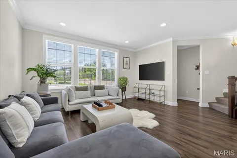$595,000 | 8002 Townes Way, St. Louis, MO 63117