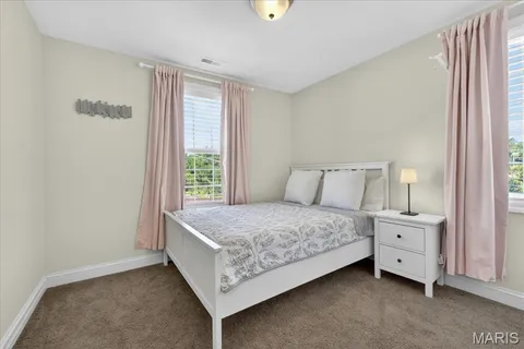 $595,000 | 8002 Townes Way, St. Louis, MO 63117