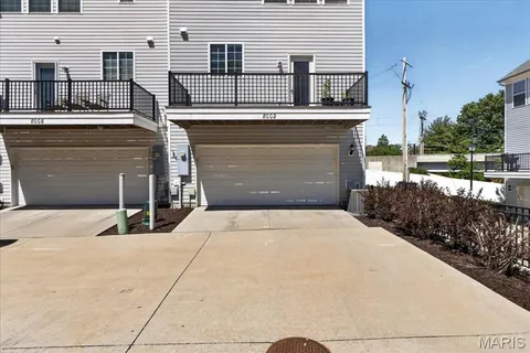$595,000 | 8002 Townes Way, St. Louis, MO 63117