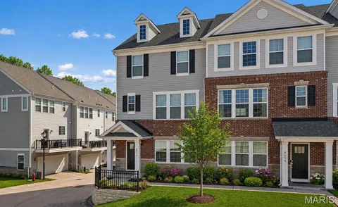 $595,000 | 8002 Townes Way, St. Louis, MO 63117