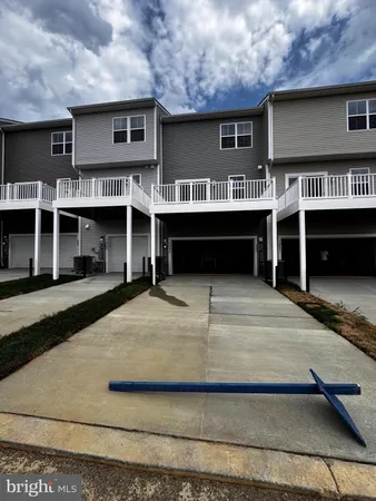 $2,099 | 1258 Red Clover Lane, Ranson, WV 25438