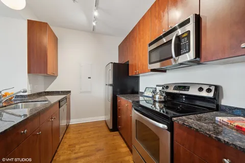 $449,000 | 565 West Quincy Street, Unit 1708, Chicago, IL 60661