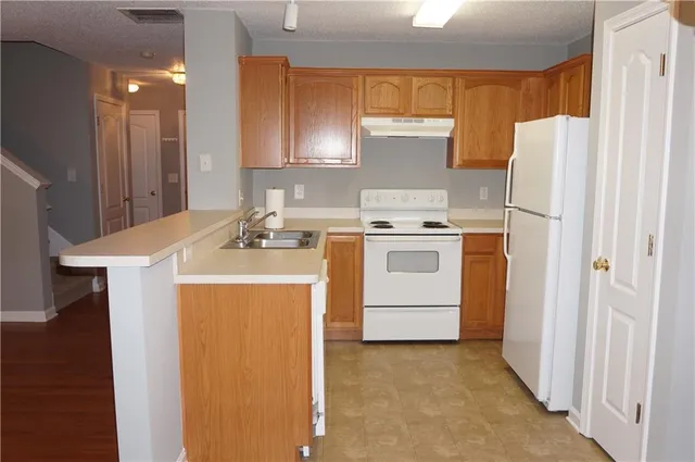 $1,800 | 599 Fox Creek Crossing, Woodstock, GA 30188