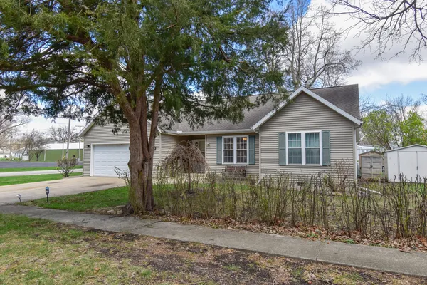 $215,000 | 401 East Vermillion Street, Odell, IL 60460