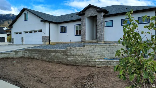 $895,000 | 1088 East 200 North, Hyde Park, UT 84318