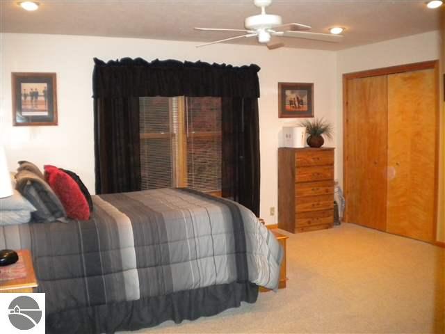 12901 South Lautner Road Traverse City, MI 49684 - Photo 19 of 25 1739931-18.JPG