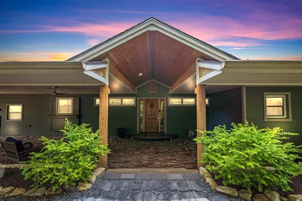 $495,000 | 312 Mesquite Street, Glen Rose, TX 76043