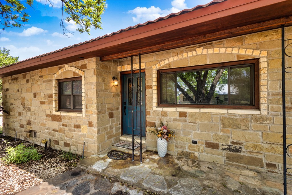 805 Wheeler Street Mason, TX 76856 - Photo 3 of 3 a front view of a house with a yard