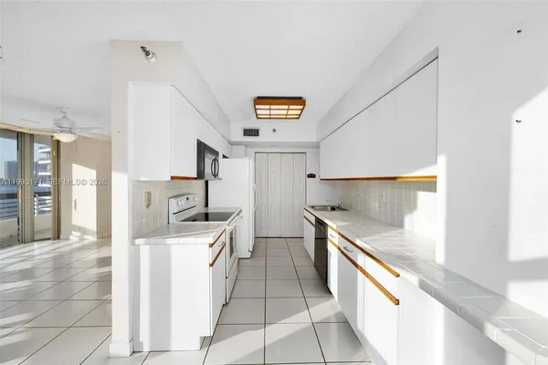 $3,600 | 3530 Mystic Pointe Drive, Unit 710, Aventura, FL 33180