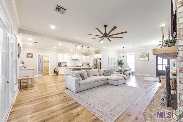 $512,500 | 22670 Highway 20, Vacherie, LA 70090