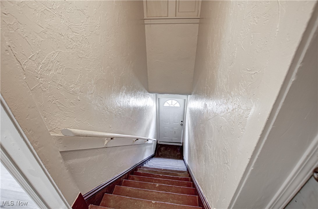 647 Eddy Road Cleveland, OH 44108 - Photo 33 of 50 center hallway to 2nd floor units