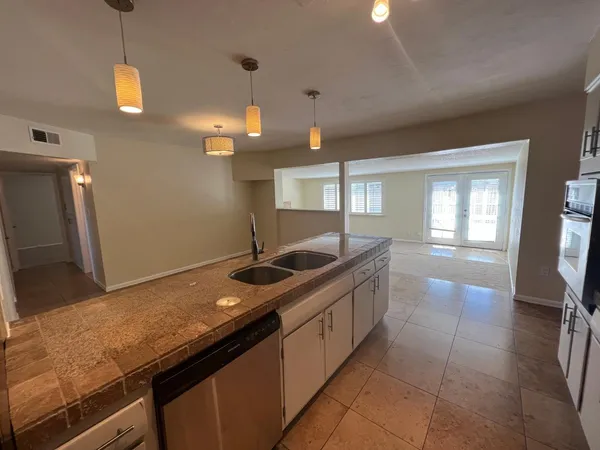 $2,700 | 7417 East Cambridge Avenue, Scottsdale, AZ 85257