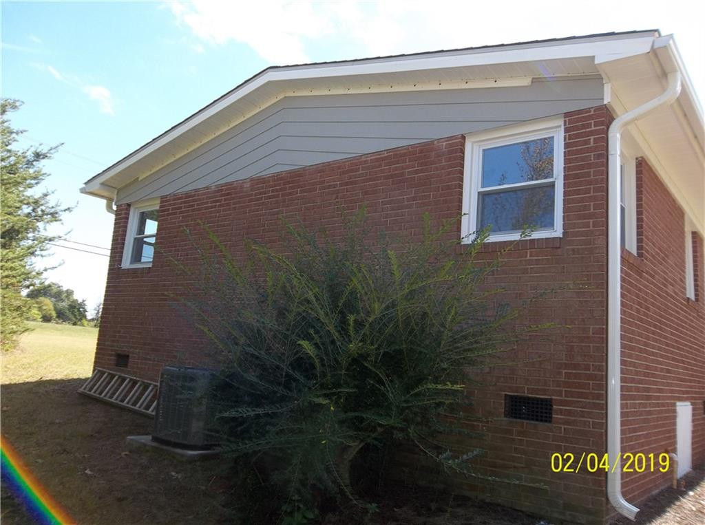 1018 Roxboro Street Haw River, NC 27258 - Photo 5 of 29 Photo 5