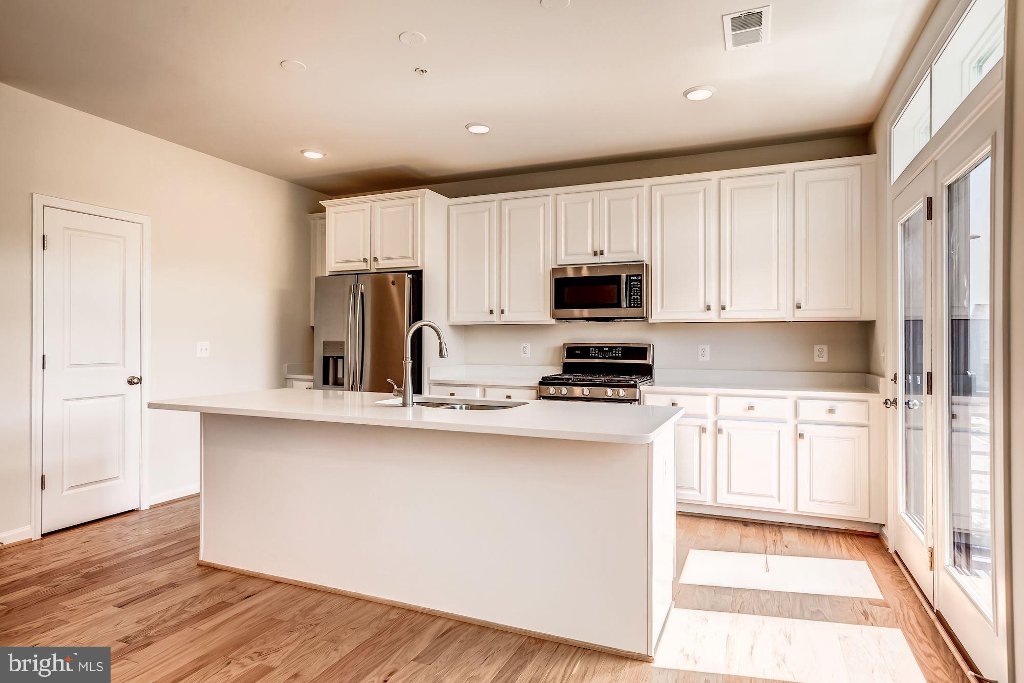 1006 Ribbon Limestone Terrace Southeast Leesburg, VA 20175 - Photo 14 of 40 Gallery Image 14