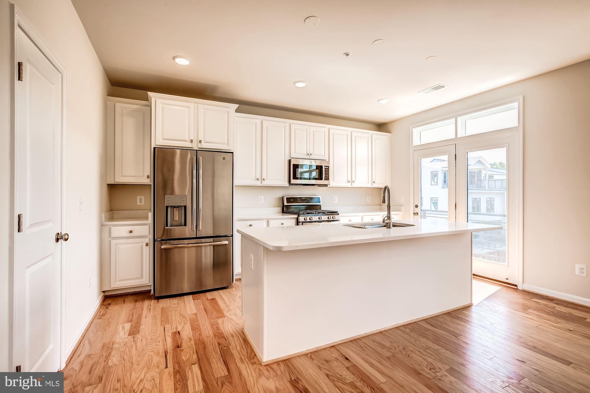 1006 Ribbon Limestone Terrace Southeast Leesburg, VA 20175 - Photo 16 of 40 Gallery Image 16