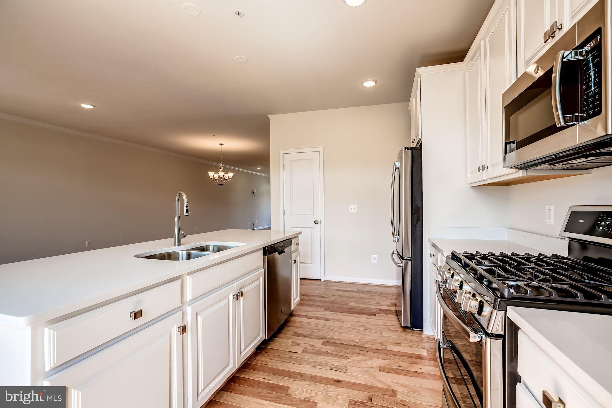 1006 Ribbon Limestone Terrace Southeast Leesburg, VA 20175 - Photo 18 of 40 Gallery Image 18