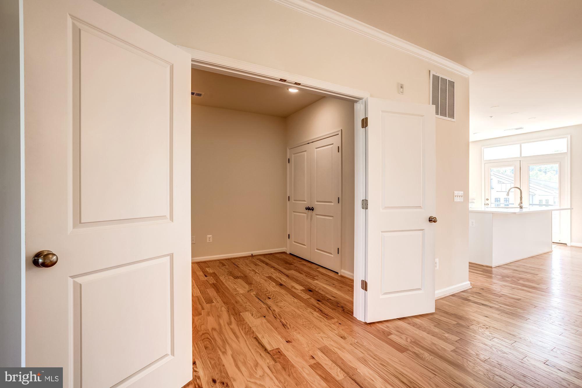 1006 Ribbon Limestone Terrace Southeast Leesburg, VA 20175 - Photo 20 of 40 Gallery Image 20