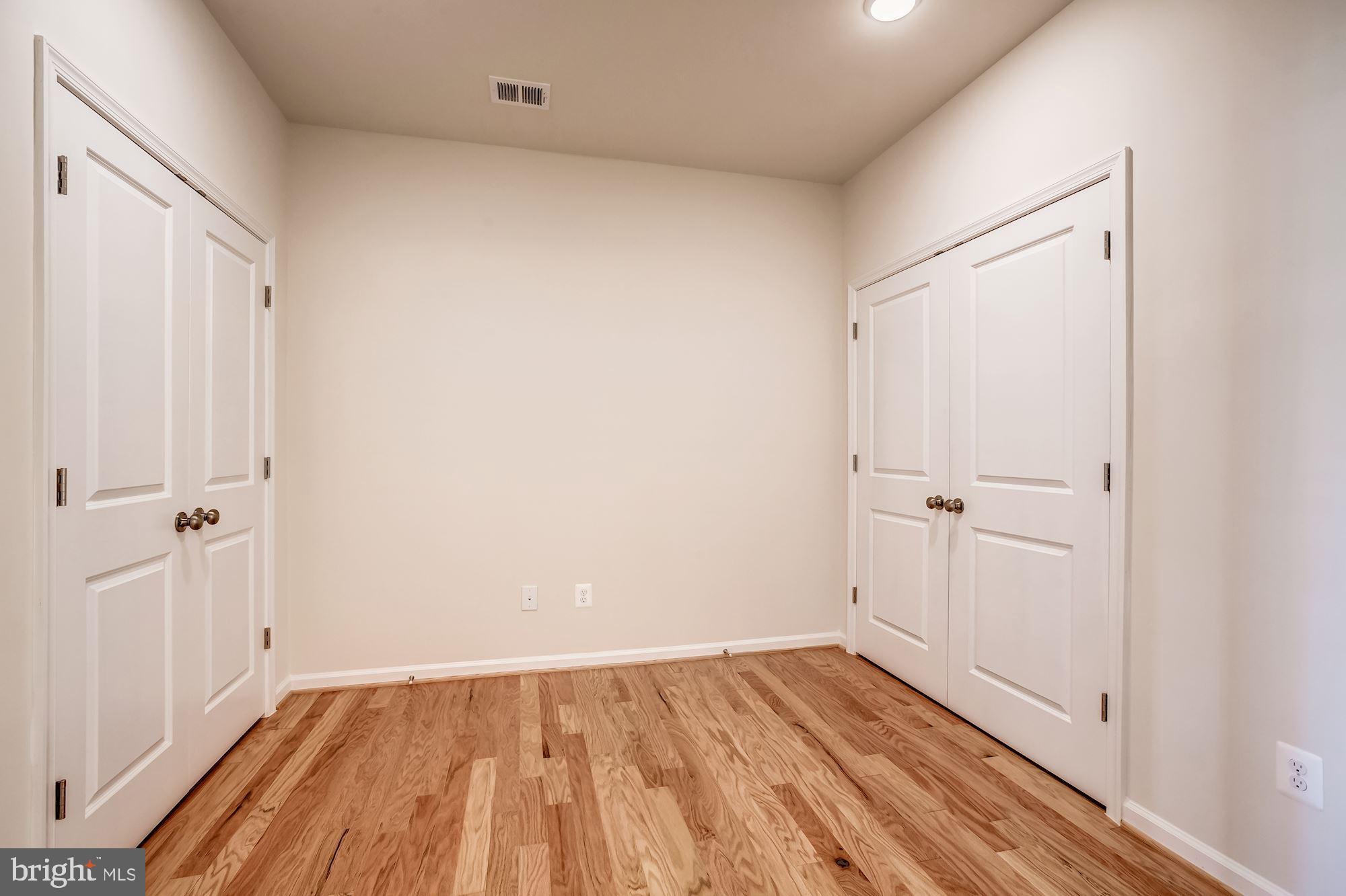 1006 Ribbon Limestone Terrace Southeast Leesburg, VA 20175 - Photo 21 of 40 Gallery Image 21