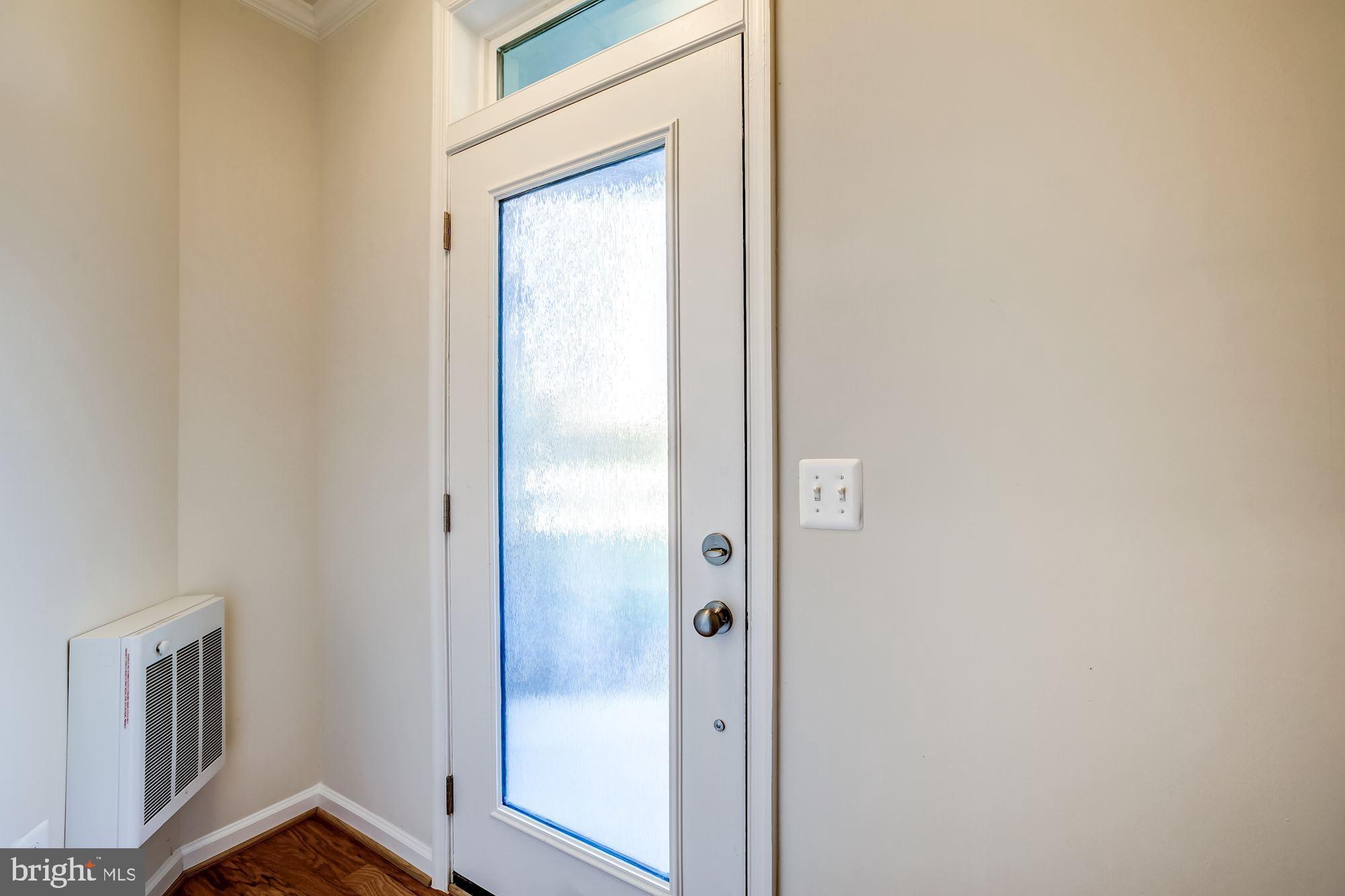 1006 Ribbon Limestone Terrace Southeast Leesburg, VA 20175 - Photo 4 of 40 Gallery Image 4