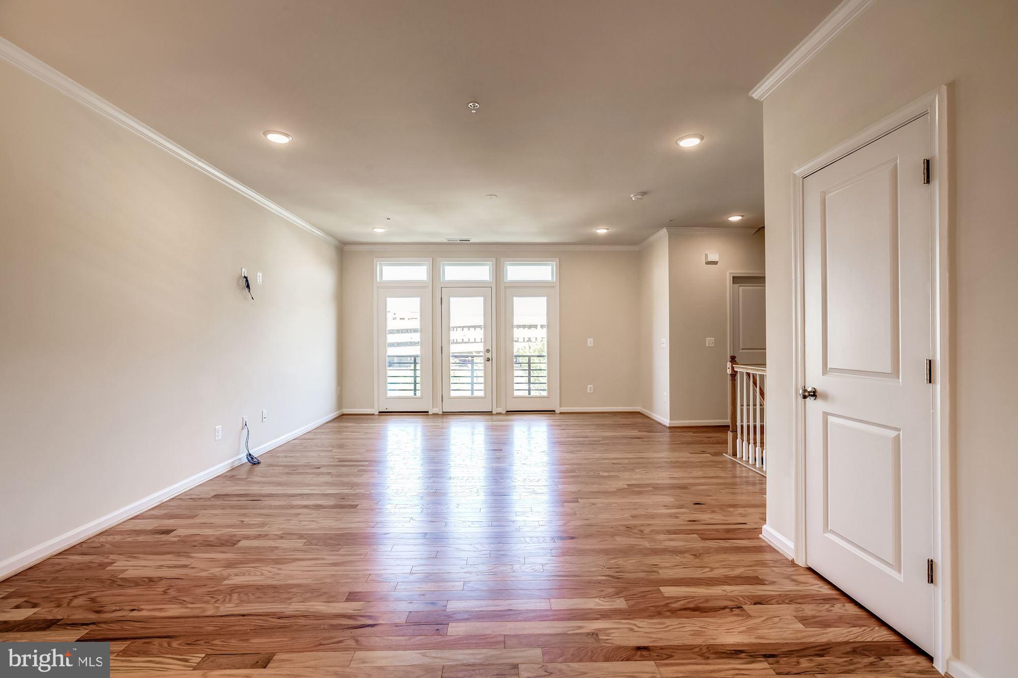 1006 Ribbon Limestone Terrace Southeast Leesburg, VA 20175 - Photo 6 of 40 Gallery Image 6