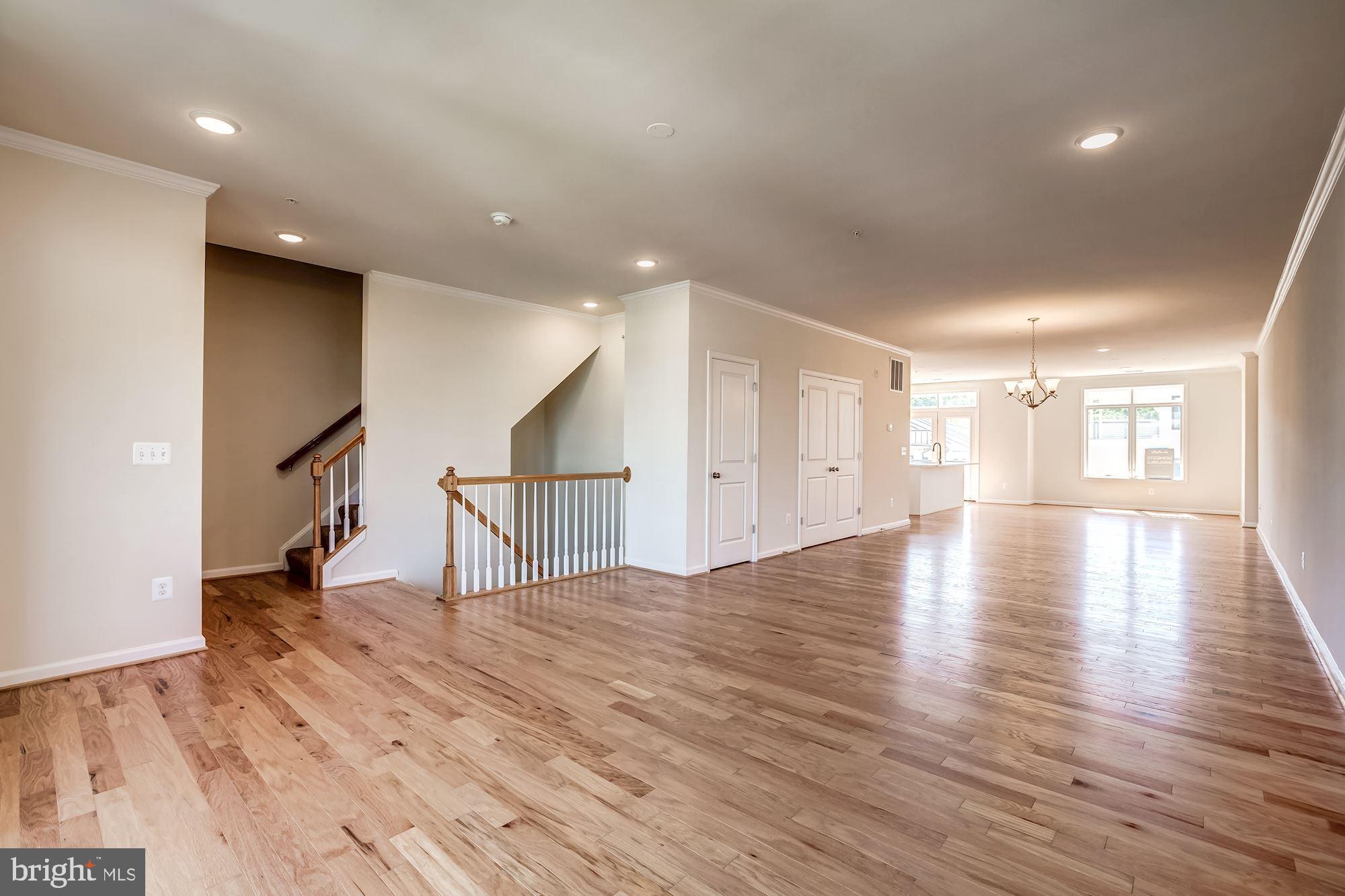 1006 Ribbon Limestone Terrace Southeast Leesburg, VA 20175 - Photo 8 of 40 Gallery Image 8