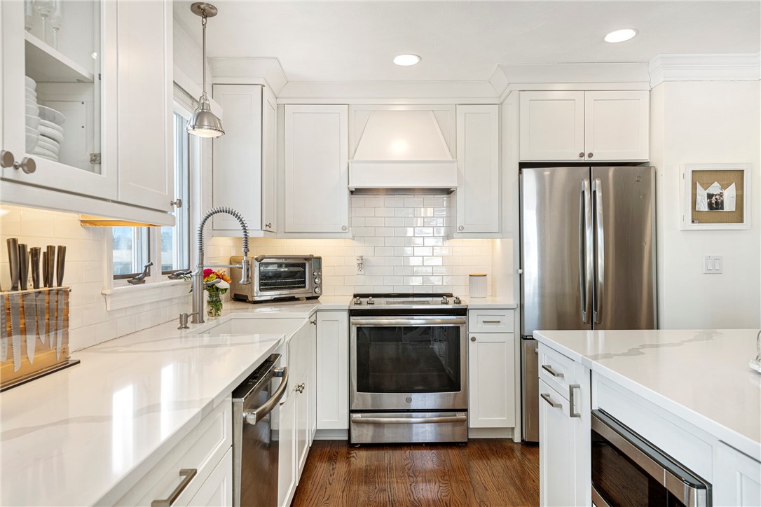 6 Jenkins Street Bristol, RI 02809 - Photo 13 of 36
