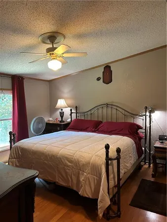 $300,000 | 28846 251st Street, Easton, KS 66020