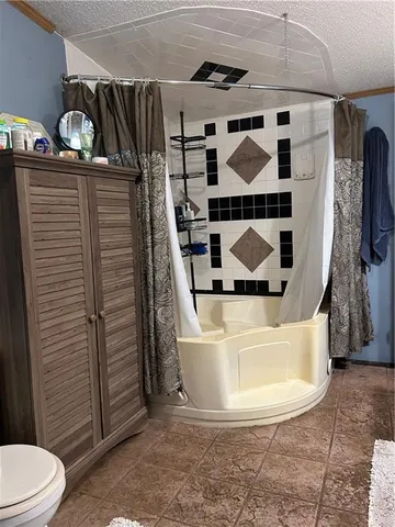 $340,000 | 28846 251st Street, Easton, KS 66020