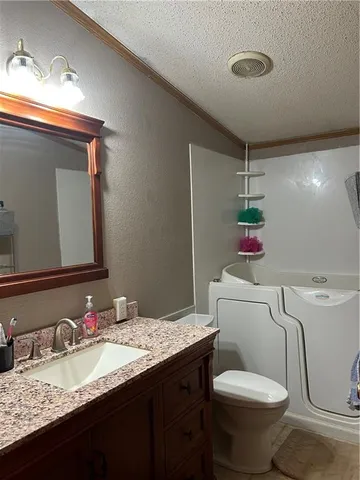 $340,000 | 28846 251st Street, Easton, KS 66020