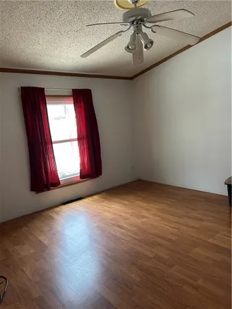 $300,000 | 28846 251st Street, Easton, KS 66020