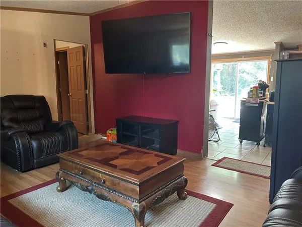 $300,000 | 28846 251st Street, Easton, KS 66020