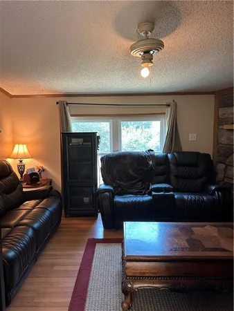 $300,000 | 28846 251st Street, Easton, KS 66020