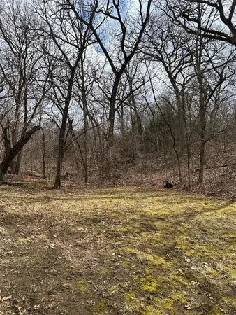 $300,000 | 28846 251st Street, Easton, KS 66020