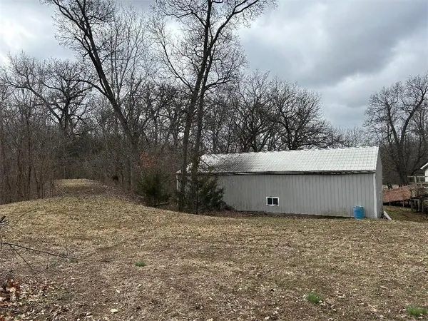 $300,000 | 28846 251st Street, Easton, KS 66020