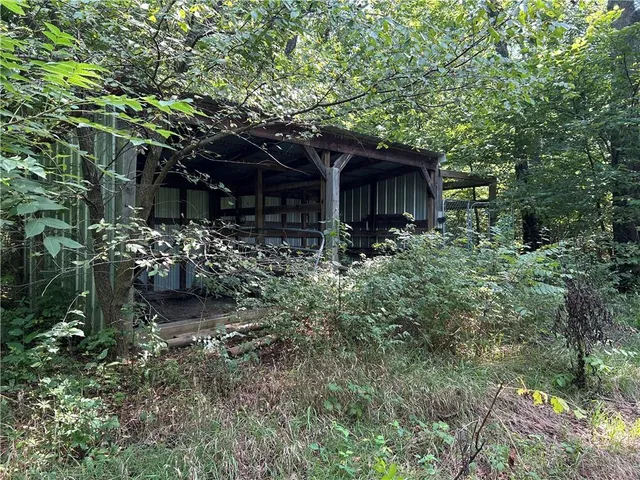 $340,000 | 28846 251st Street, Easton, KS 66020