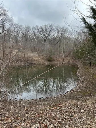 $300,000 | 28846 251st Street, Easton, KS 66020