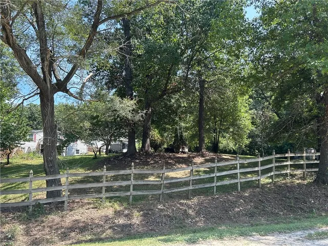 $340,000 | 28846 251st Street, Easton, KS 66020