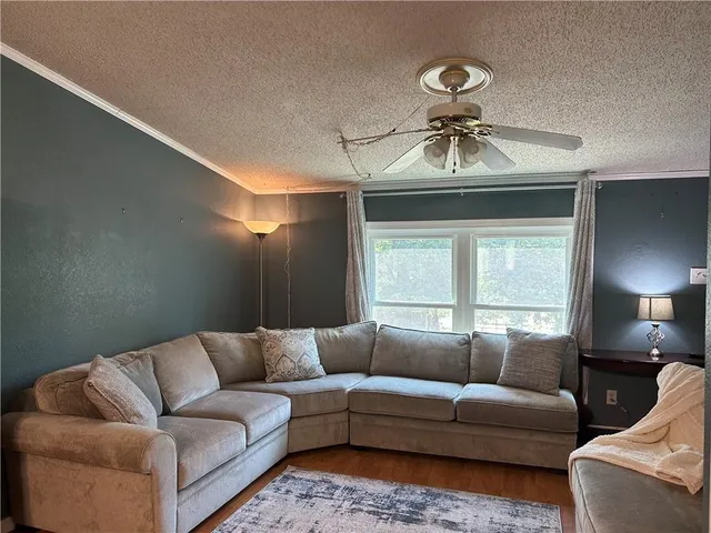 $340,000 | 28846 251st Street, Easton, KS 66020