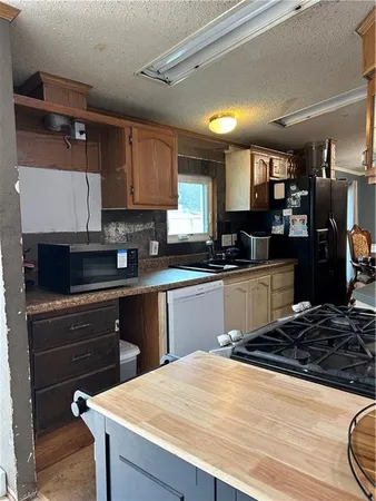 $300,000 | 28846 251st Street, Easton, KS 66020
