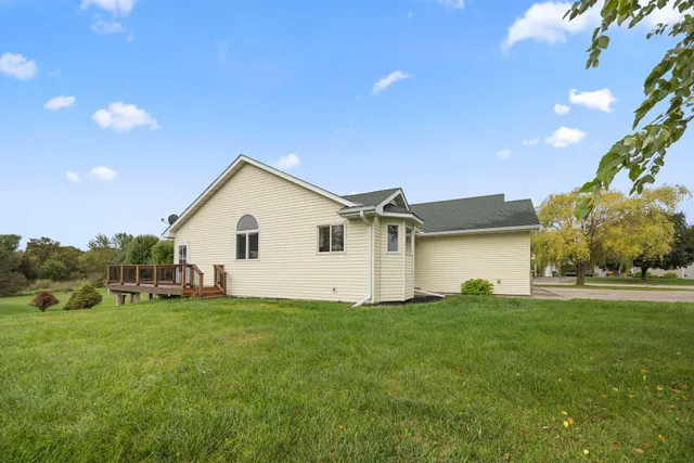 $354,900 | 945 Acacia Circle, Annandale, MN 55302