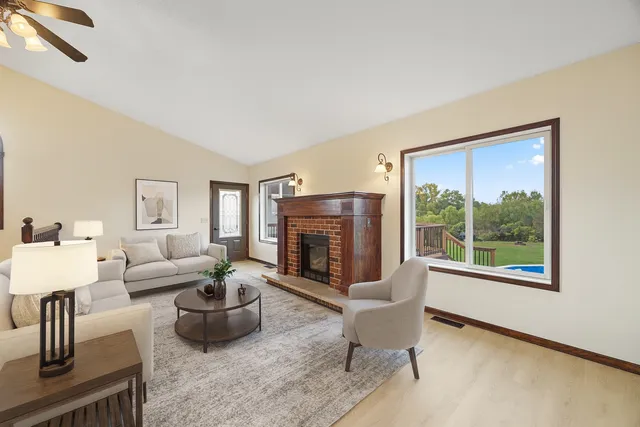 $354,900 | 945 Acacia Circle, Annandale, MN 55302