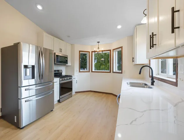 $354,900 | 945 Acacia Circle, Annandale, MN 55302