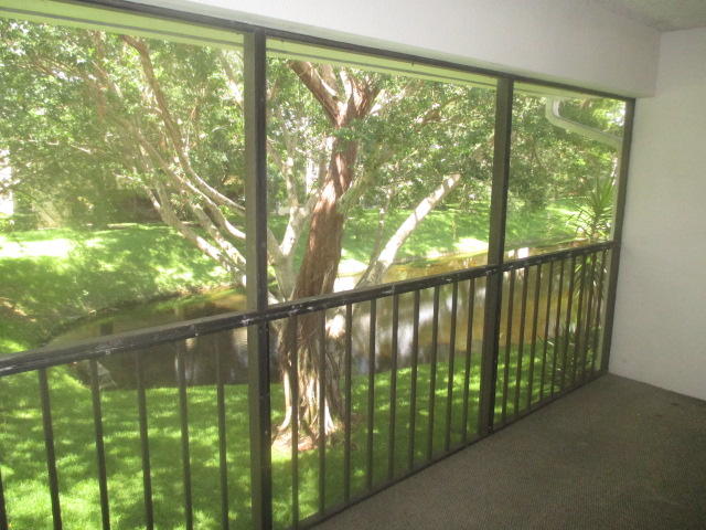 6245 Old Court Road, Unit 201 Boca Raton, FL 33433 - Photo 12 of 12 patio
