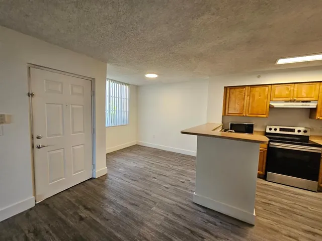 $1,800 | 12118 St Andrews Place, Unit 108, Miramar, FL 33025