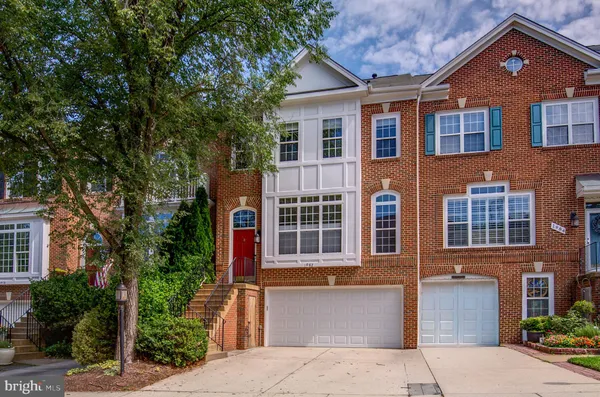 $1,100,000 | 1982 Logan Manor Drive, Reston, VA 20190